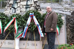 protokol se je zaključil s polaganjem venca ob spomeniku padlemu junaku